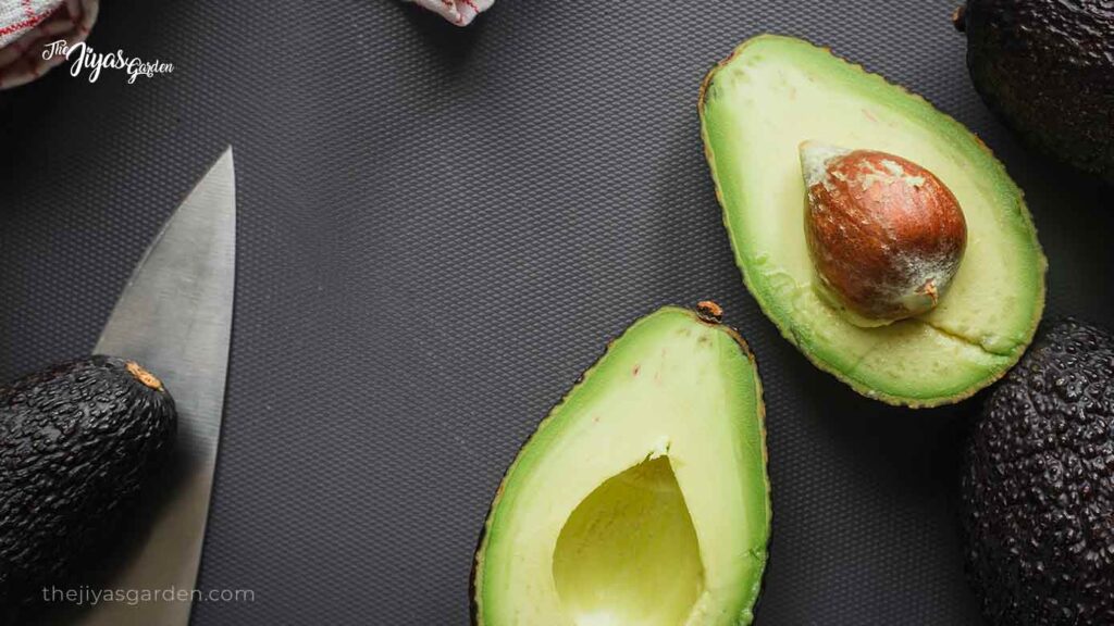 avocado turns black after cutting